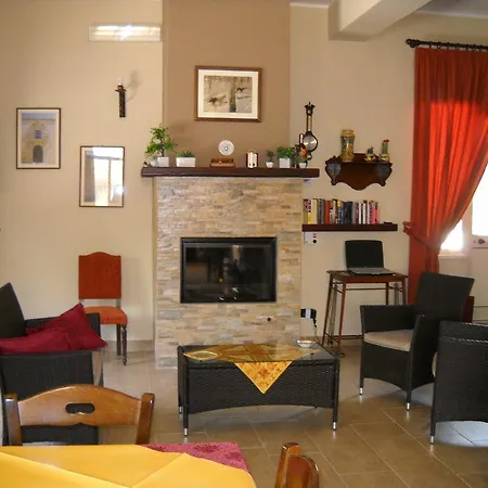 La Regina Di Adrano 3*